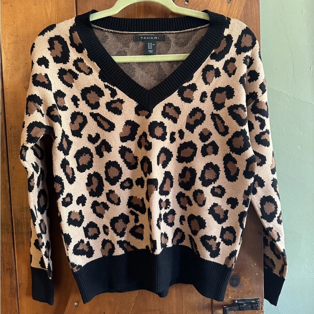 NWOT Tahari Cheetah Print Sweater Sz XS